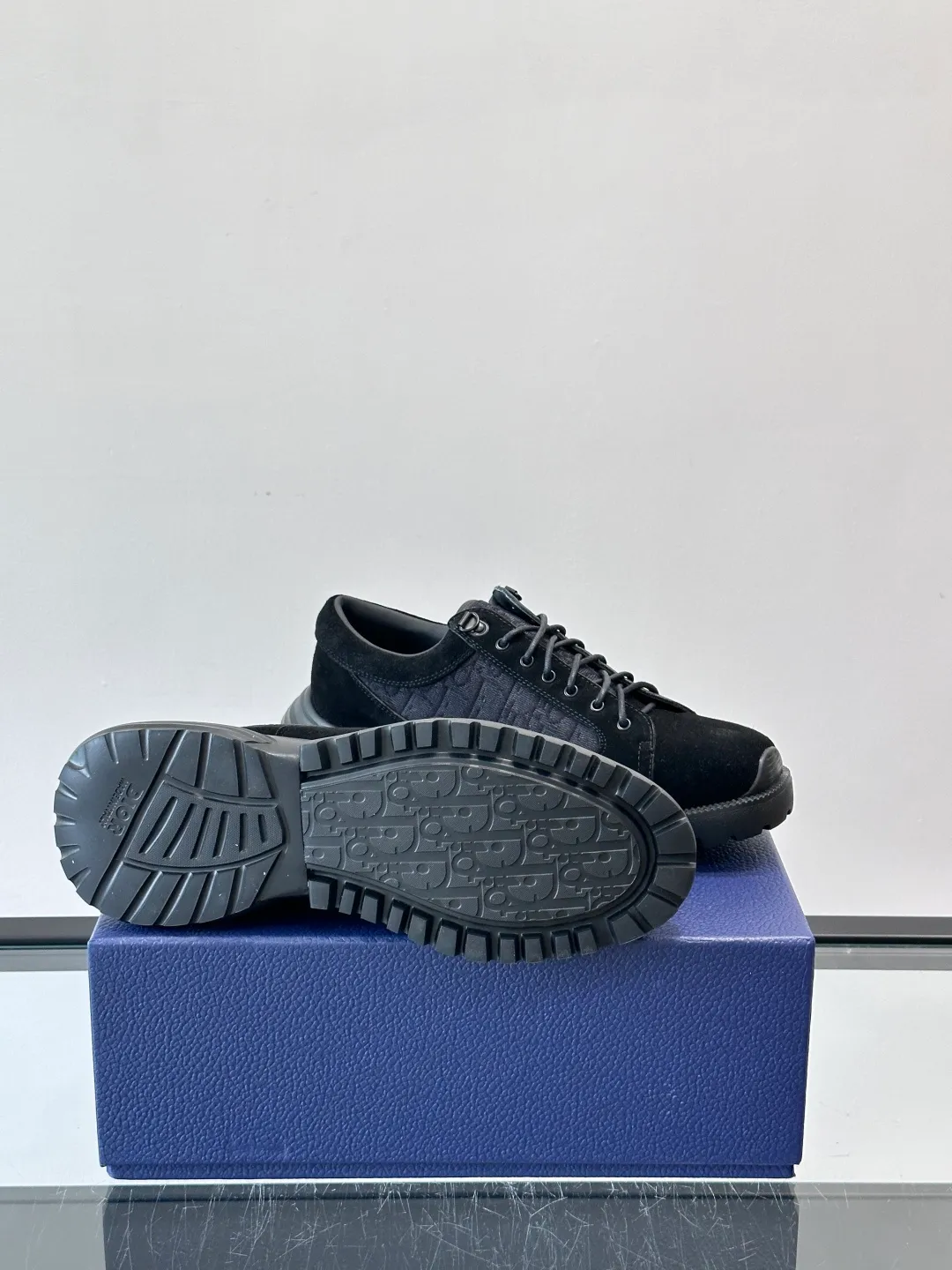 Men's shoes 💰p560 "Dio＊" Combat Derby Shoes Dior Combat Derby Shoes, black calfskin + Dior Oblique embroidery, highly recognizable. Shoelaces + technical zippers make it easy to put on and take off. The EVA hybrid soles are light and comfortable, with a sense of sportiness and fashion. They are great for daily wear or sports. They are the perfect combination of high fashion and functionality. size: 39-44 (38.45 customized)